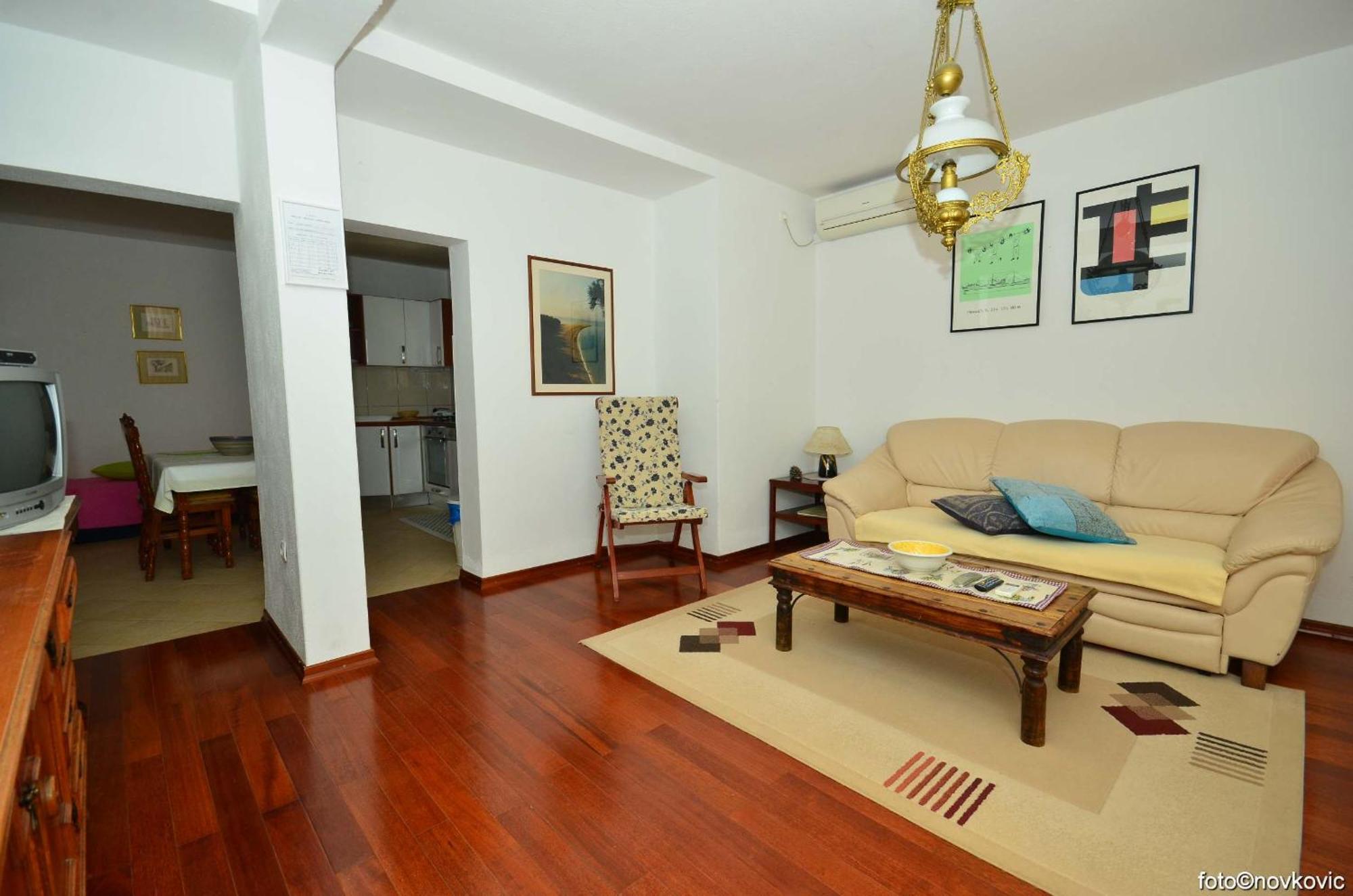 Apartments Fani Kanun Bol Exterior foto
